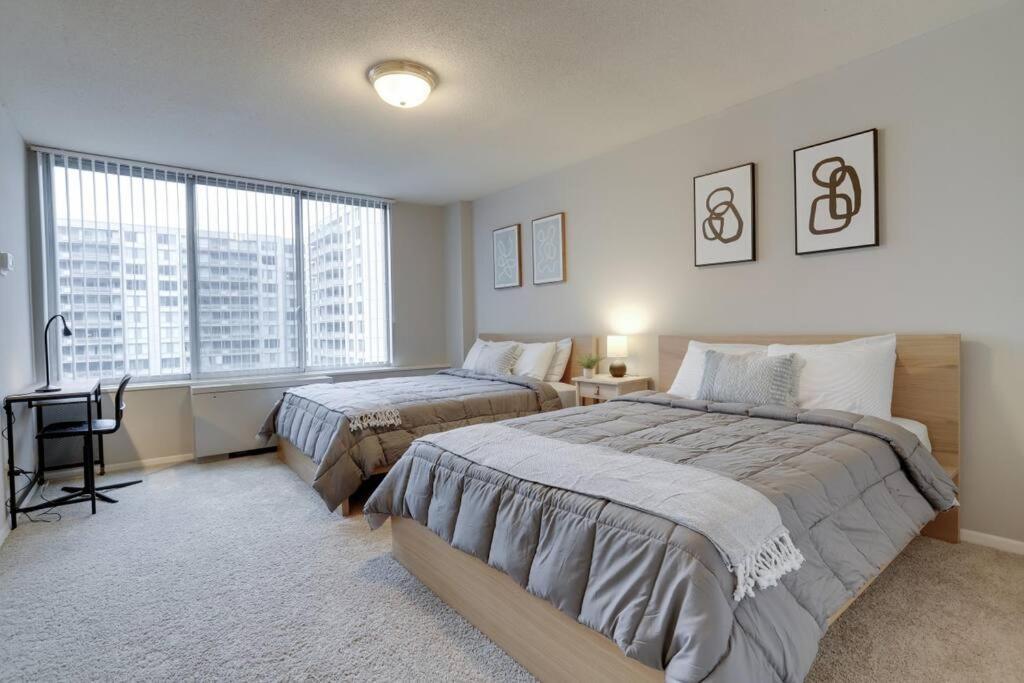 Elegant Apartment W Views At Crystal City Arlington Exterior foto